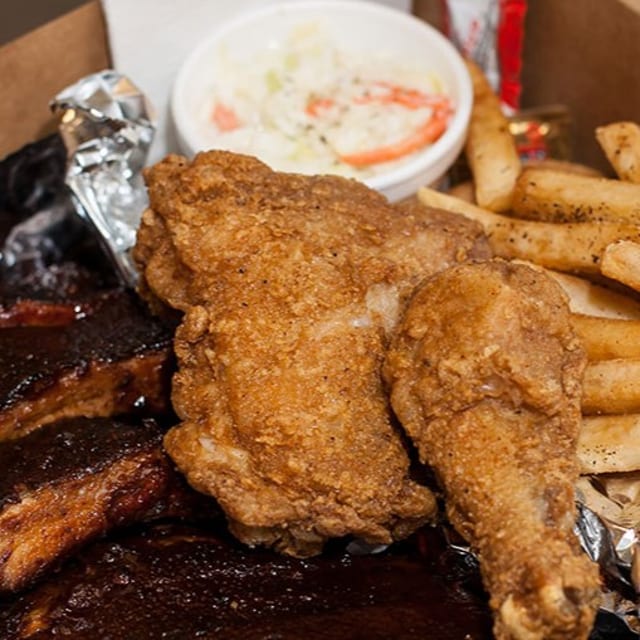 Family Snack Pack- Rib wings and 2 sides.
