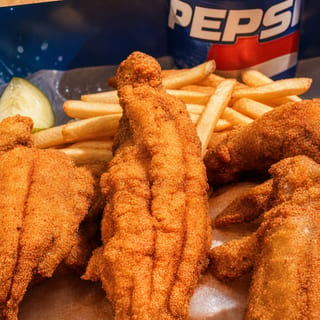 Fish Dinner combo- Fish dinner with fountain drink